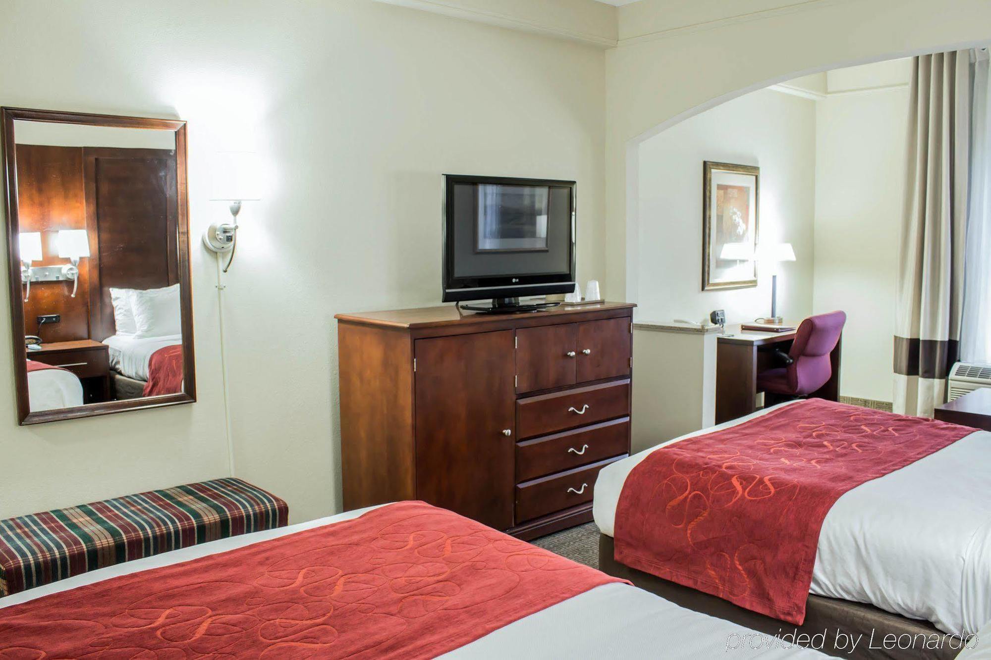 โฟร์ พอยต์ บาย เชอราตัน กรีนส์โบโร แอร์พอร์ต Hotel ภายนอก รูปภาพ