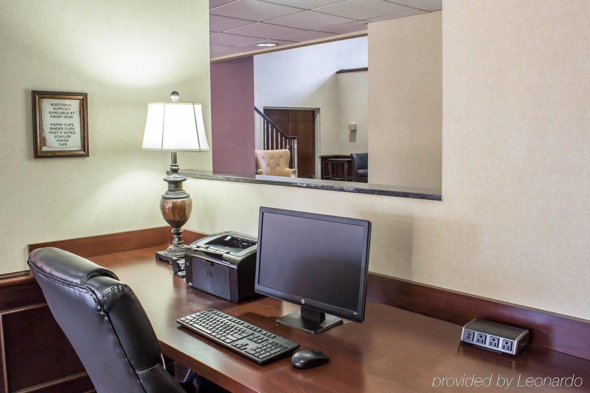 โฟร์ พอยต์ บาย เชอราตัน กรีนส์โบโร แอร์พอร์ต Hotel ภายนอก รูปภาพ