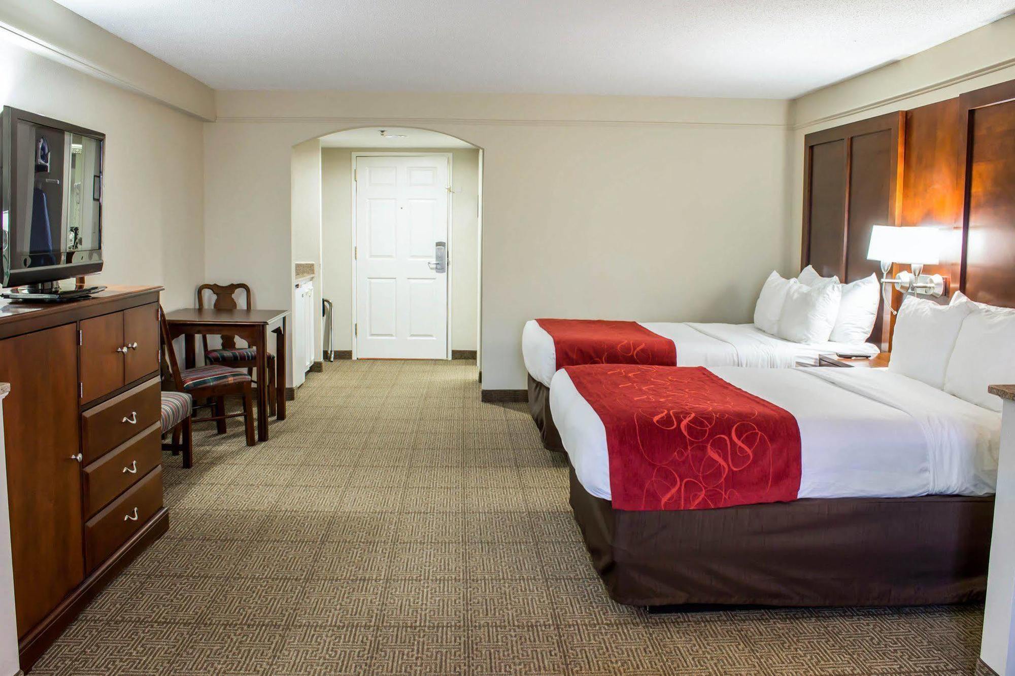 โฟร์ พอยต์ บาย เชอราตัน กรีนส์โบโร แอร์พอร์ต Hotel ภายนอก รูปภาพ