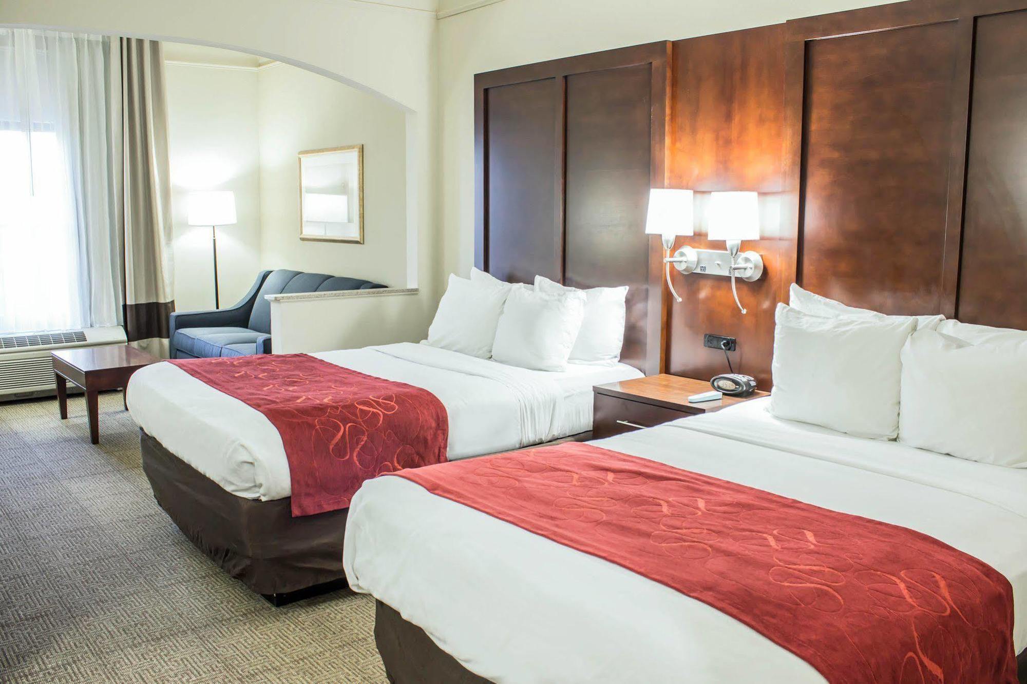 โฟร์ พอยต์ บาย เชอราตัน กรีนส์โบโร แอร์พอร์ต Hotel ภายนอก รูปภาพ